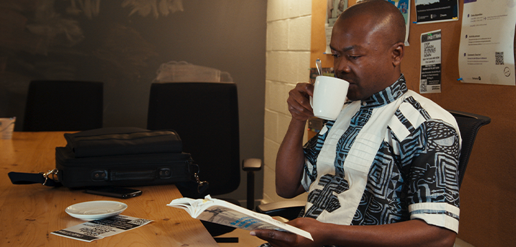 Diana Official_Black Out Loud, Noir.e à tue-tête_Still_NOT GRADED